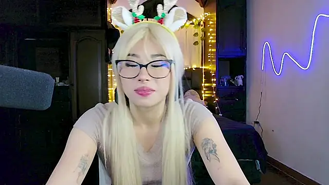 Shisuku Sophi online show from 11.29.25