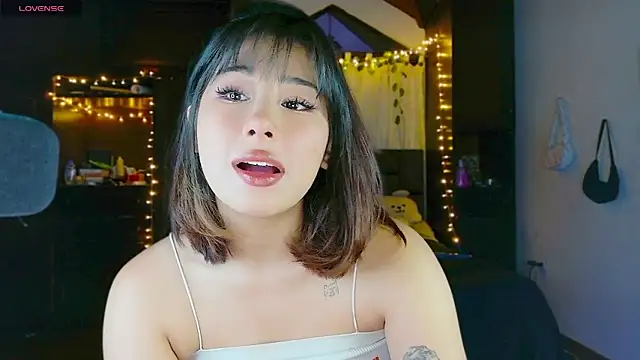 Snapshot of Shisuku_Sophi chatting on 03.22.26 Shisuku Sophi online show from 03.22.26