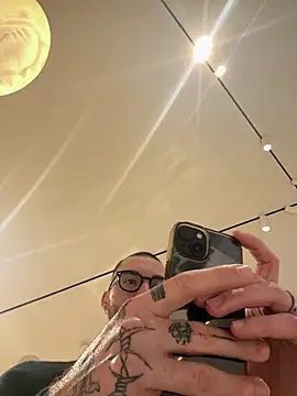 xAaronx9095 online show from 09.28.25