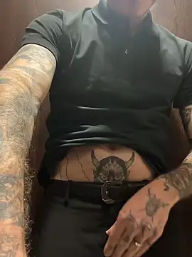 xAaronx9095 online show from 10.19.25