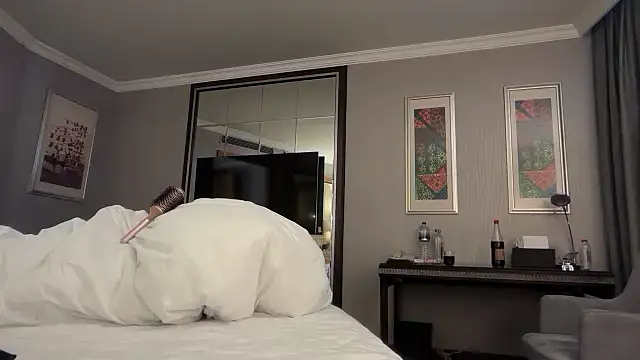 Snapshot of Ofcourseoneday chatting on 11.10.25 Ofcourseoneday online show from 11.10.25