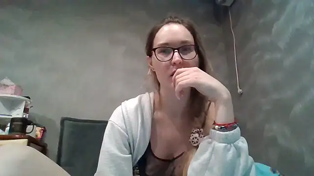 Snapshot of Jugira chatting on 10.05.25 Jugira online show from 10.05.25