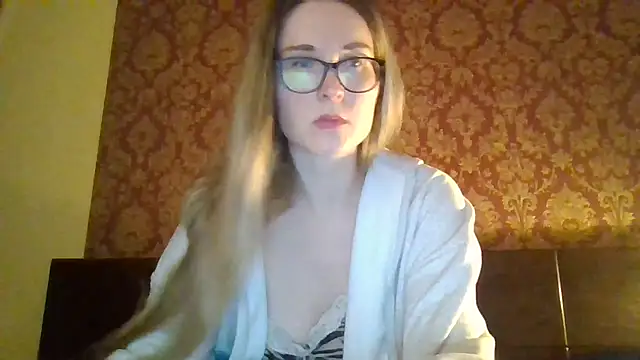 Snapshot of Jugira chatting on 10.07.25 Jugira online show from 10.07.25