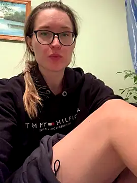 Snapshot of Jugira chatting on 10.14.25 Jugira online show from 10.14.25