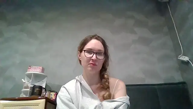 Snapshot of Jugira chatting on 10.24.25 Jugira online show from 10.24.25