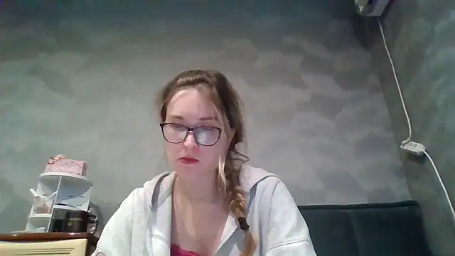 Snapshot of Jugira chatting on 10.30.25 Jugira online show from 10.30.25