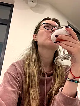 Snapshot of Jugira chatting on 11.03.25 Jugira online show from 11.03.25