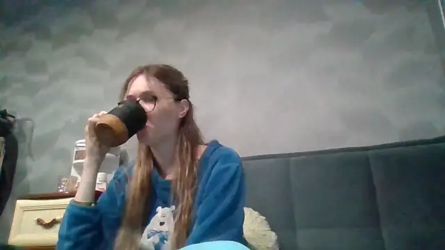 Snapshot of Jugira chatting on 11.25.25 Jugira online show from 11.25.25