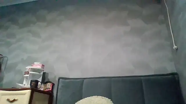 Snapshot of Jugira chatting on 12.04.25 Jugira online show from 12.04.25