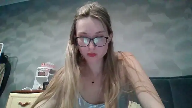 Snapshot of Jugira chatting on 01.10.26 Jugira online show from 01.10.26