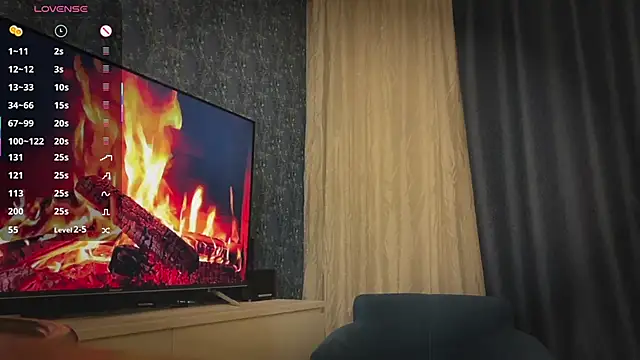 arachnissa online show from 10.17.25