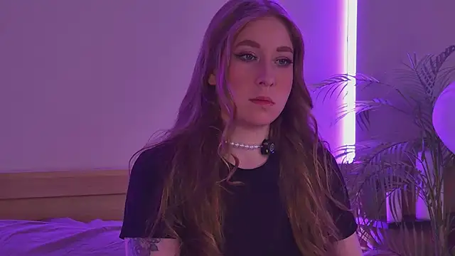 Snapshot of MiaEuphoria_ chatting on 10.16.25 MiaEuphoria online show from 10.16.25