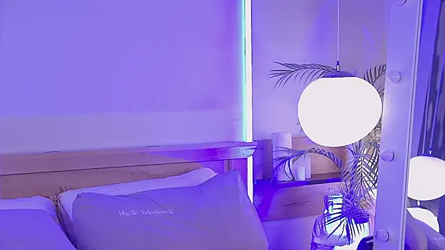 Snapshot of MiaEuphoria_ chatting on 02.14.26 MiaEuphoria online show from 02.14.26