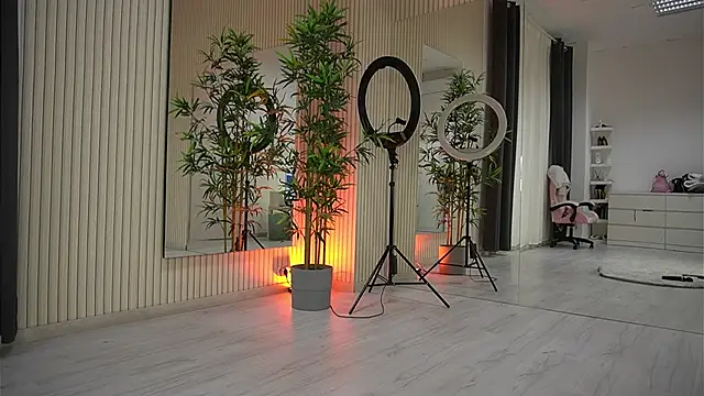 EmmaBlanco online show from 09.11.25