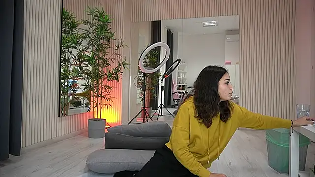 EmmaBlanco online show from 09.30.25