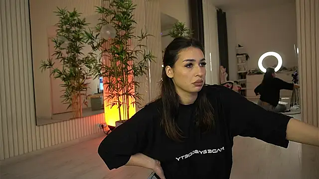 EmmaBlanco online show from 12.04.25