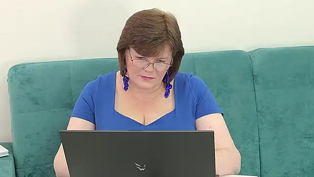 Snapshot of Sandra_Sunrise chatting on 09.28.25 Sandra Sunrise online show from 09.28.25