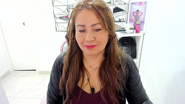 Snapshot of camixxx_m chatting on 04.24.26 camixxx m online show from 04.24.26