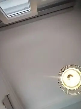 Snapshot of sarahpearlx chatting on 10.31.25 sarahpearlx online show from 10.31.25