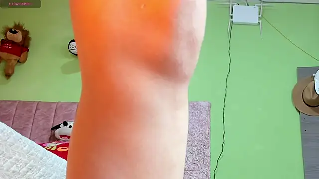 hot Dariana pantyhose online show from 10.26.25