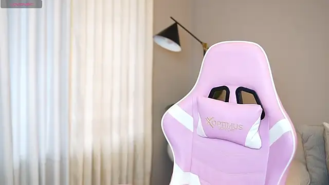 Snapshot of Ethan_occonor chatting on 10.04.25 Ethan occonor online show from 10.04.25