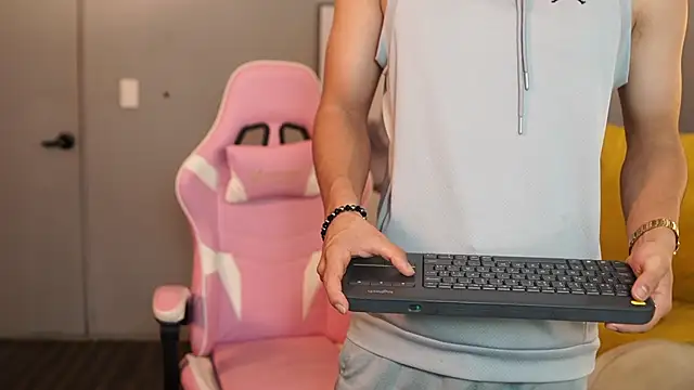 Snapshot of Ethan_occonor chatting on 10.14.25 Ethan occonor online show from 10.14.25