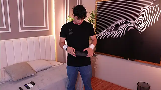 Snapshot of Ethan_occonor chatting on 10.27.25 Ethan occonor online show from 10.27.25