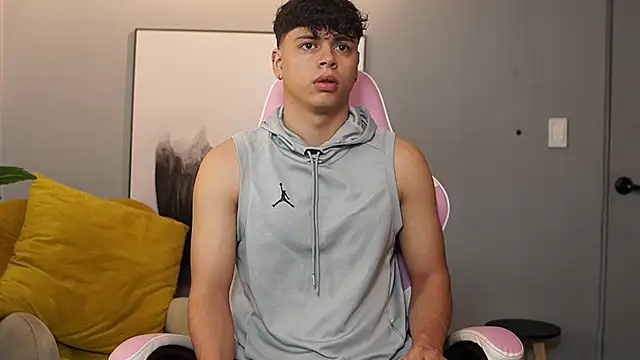 Snapshot of Ethan_occonor chatting on 10.30.25 Ethan occonor online show from 10.30.25