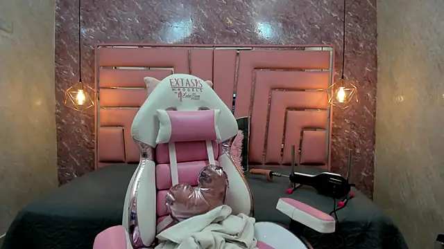 Snapshot of MELODY_FIRE_ chatting on 10.18.25 MELODY FIRE online show from 10.18.25