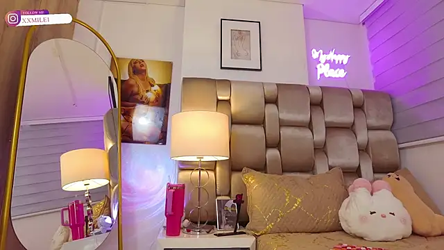 Snapshot of XXMILE chatting on 01.23.25 XXMILE online show from 01.23.25