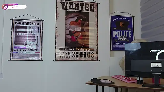 Snapshot of XXMILE chatting on 02.08.25 XXMILE online show from 02.08.25