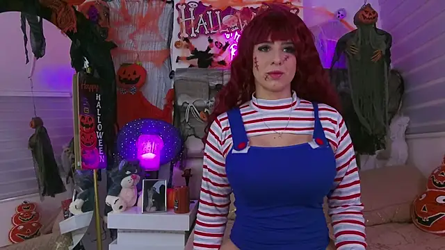 Snapshot of XXMILE chatting on 10.21.25 XXMILE online show from 10.21.25