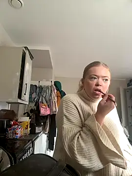 Snapshot of KaylaTrudi chatting on 11.05.25 KaylaTrudi online show from 11.05.25