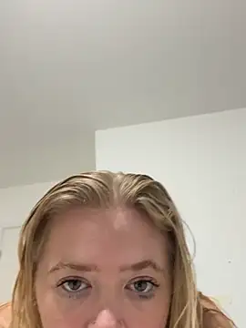 Snapshot of KaylaTrudi chatting on 11.06.25 KaylaTrudi online show from 11.06.25