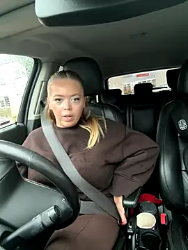 Snapshot of KaylaTrudi chatting on 11.14.25 KaylaTrudi online show from 11.14.25