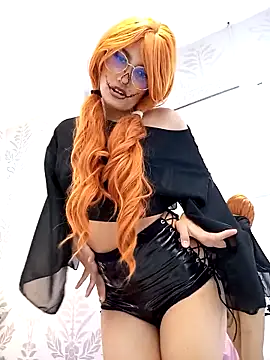 Snapshot of selenareyes chatting on 10.22.25 selenareyes online show from 10.22.25