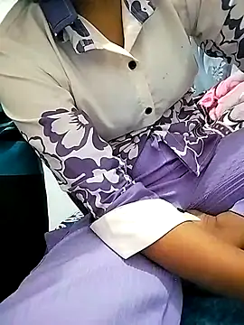 Snapshot of BHABHIJAAN7317 chatting on 10.09.25 BHABHIJAAN7317 online show from 10.09.25