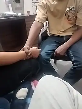 Snapshot of BHABHIJAAN7317 chatting on 10.14.25 BHABHIJAAN7317 online show from 10.14.25