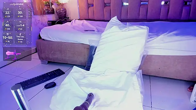 Snapshot of NinaCapelli chatting on 09.14.25 NinaCapelli online show from 09.14.25