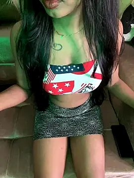 Snapshot of its_ur_flora chatting on 10.19.25 its ur flora online show from 10.19.25