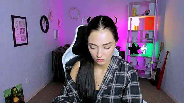 miki-niki online show from 09.10.25