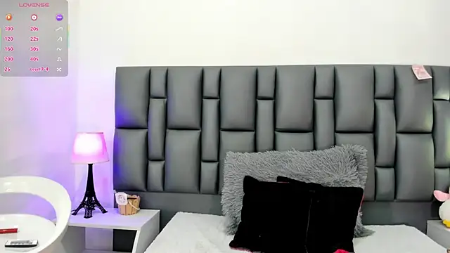 Snapshot of valeriasweet_ chatting on 11.09.25 valeriasweet online show from 11.09.25