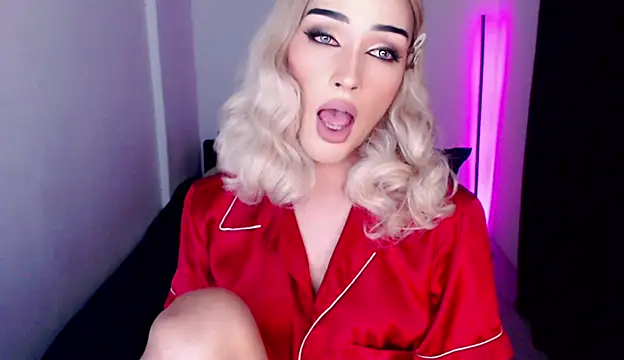 Snapshot of Alicegreenexx chatting on 06.14.26 Alicegreenexx online show from 06.14.26