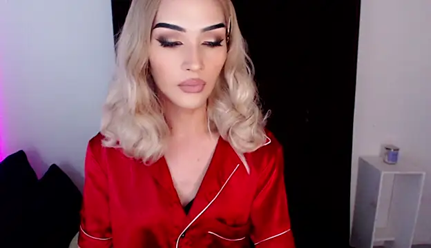 Snapshot of Alicegreenexx chatting on 06.17.26 Alicegreenexx online show from 06.17.26