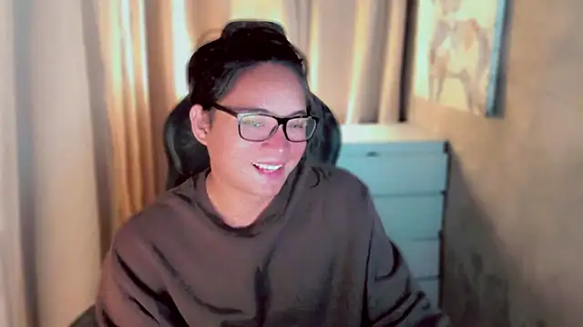 Snapshot of kaicromwell_ chatting on 09.10.25 kaicromwell online show from 09.10.25