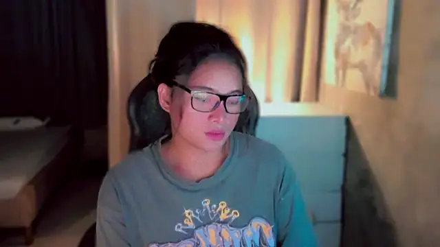 Snapshot of kaicromwell_ chatting on 09.19.25 kaicromwell online show from 09.19.25