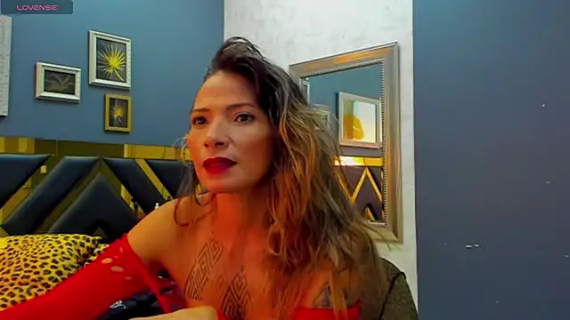 Kaya Tate online show from 11.17.25