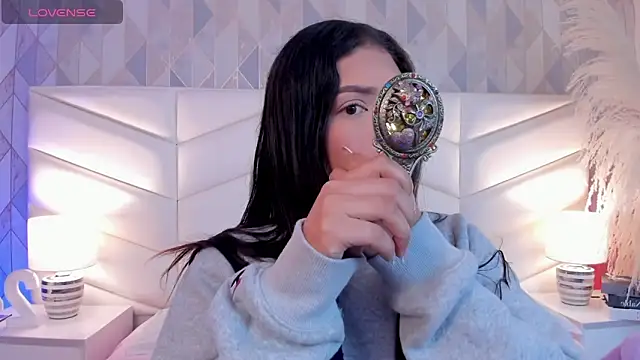 victoria   jonnes online show from 11.11.25