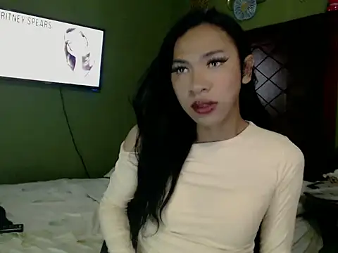 Annaloula online show from 10.15.25