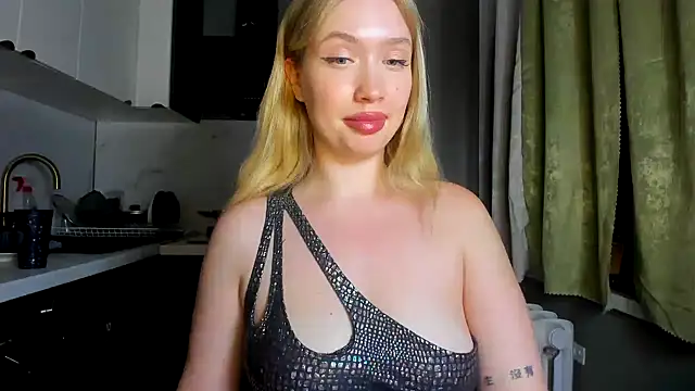 NicoleRiccii online show from 09.18.25